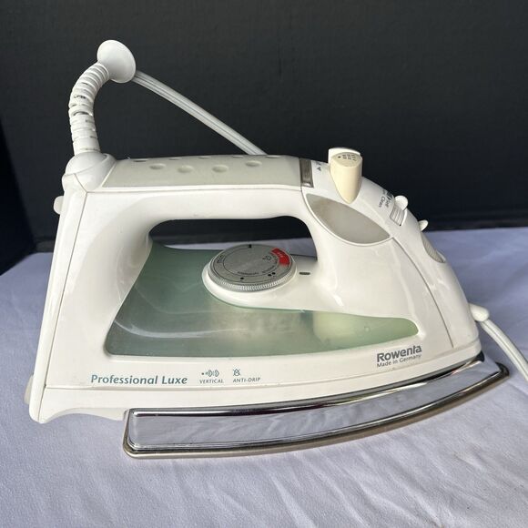 Rowenta Professional Luxe DM 880 Anti Drip Vertical Steam Clothing Iron Germany - Picture 3 of 6